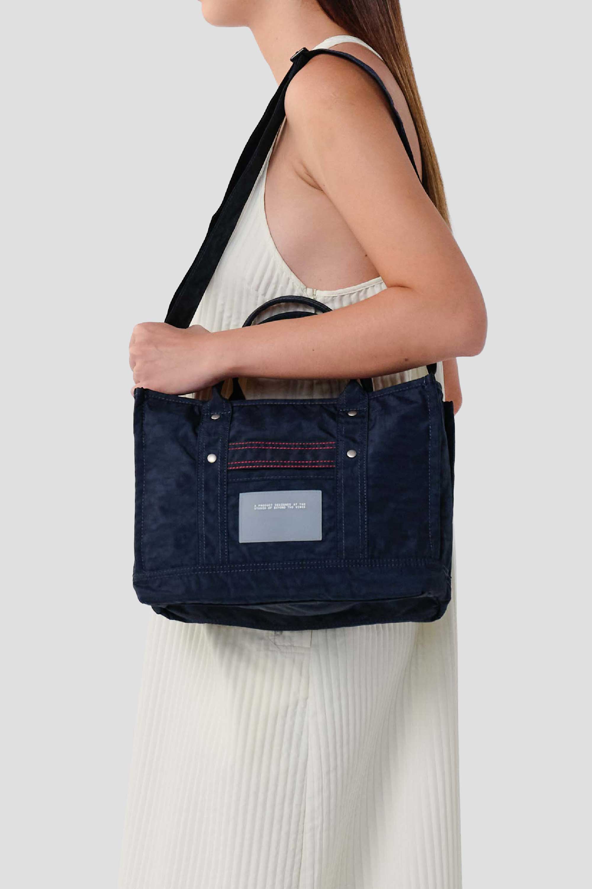 CC01NAVY_02.jpg?v=1772426713&