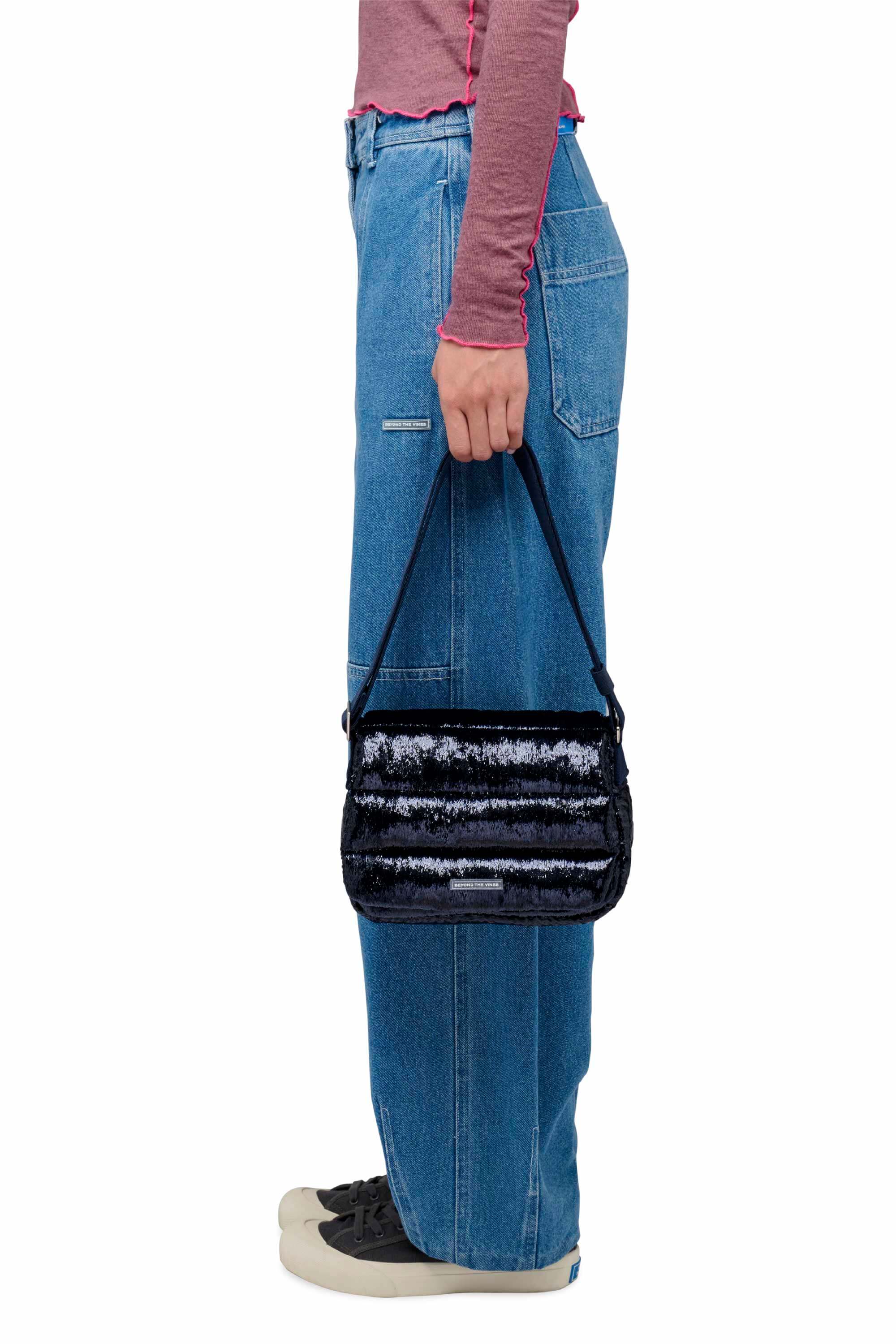 FESTIVEPOOFYPOUCHLOOKBOOK_NAVY