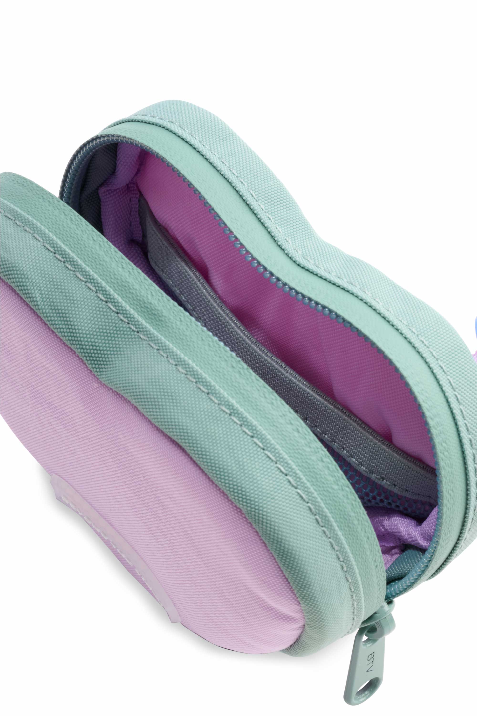 カラーブロック ハートポーチ | Beyond The Vines – Beyond The Vines