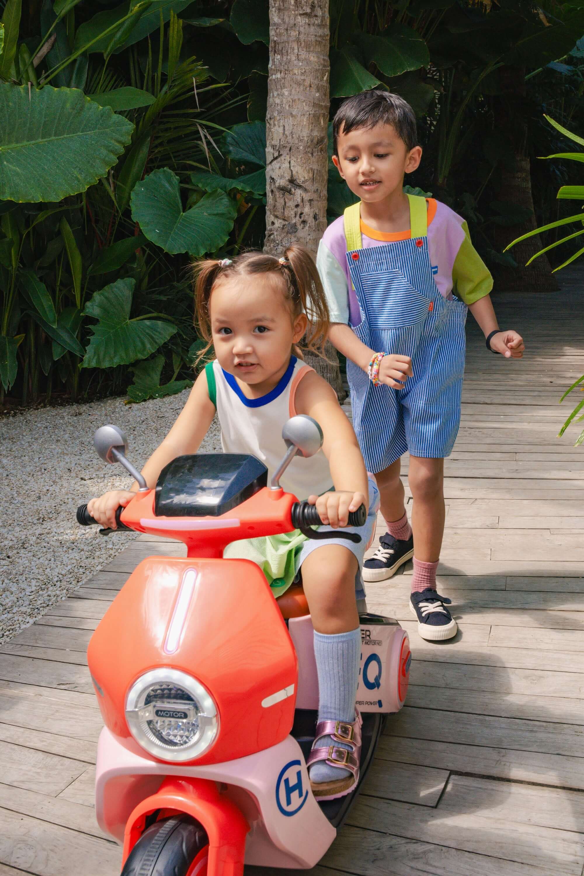 キッズジャンプスーツを日本でオンラインショッピング | Beyond The