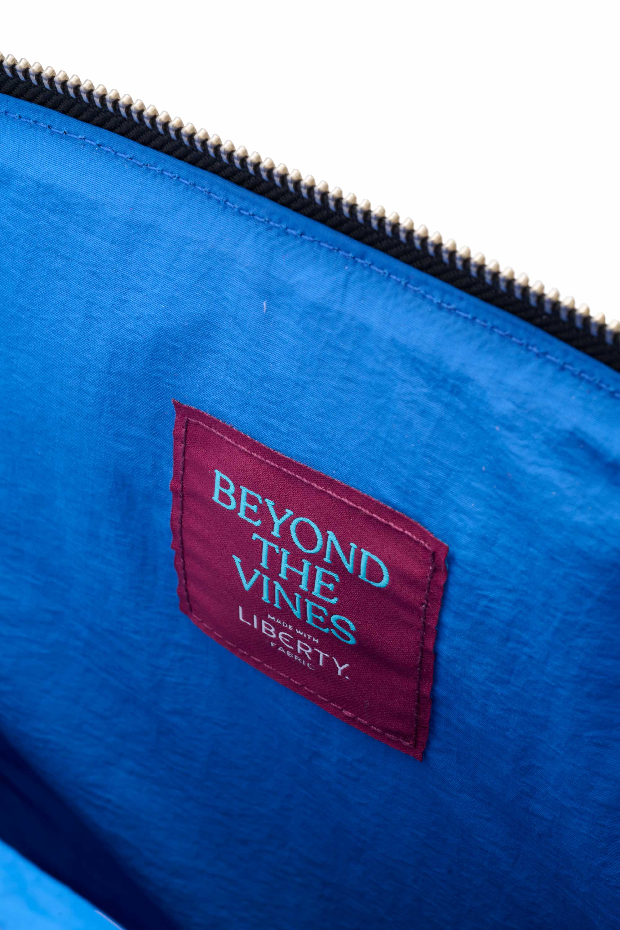 BTV_LIBERTY FABRIC Laptop Sleeve 16 社外秘 | Beyond The Vines