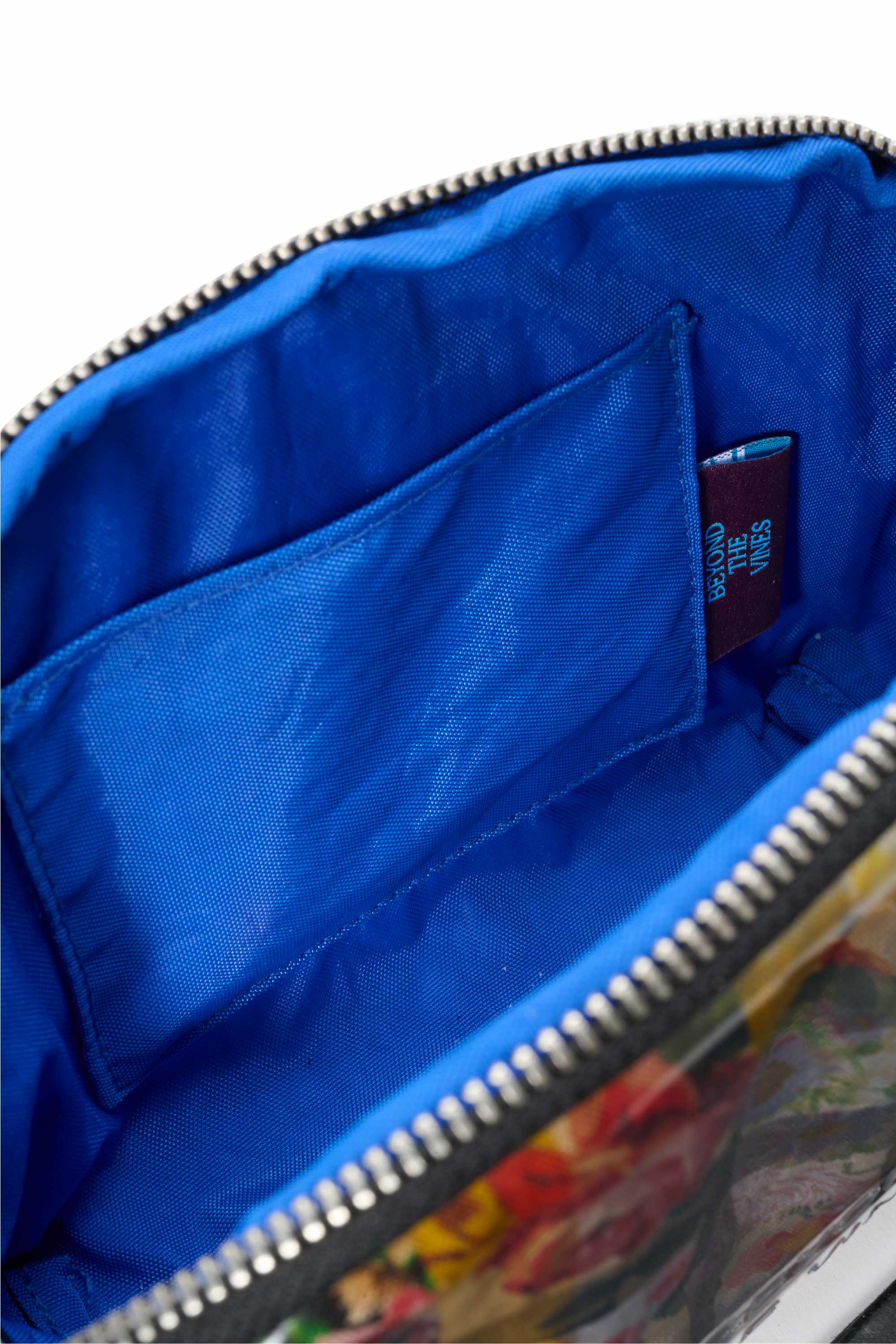 BTV_LIBERTY FABRIC Travel Pouch (Small) | ビ Beyond The Vines