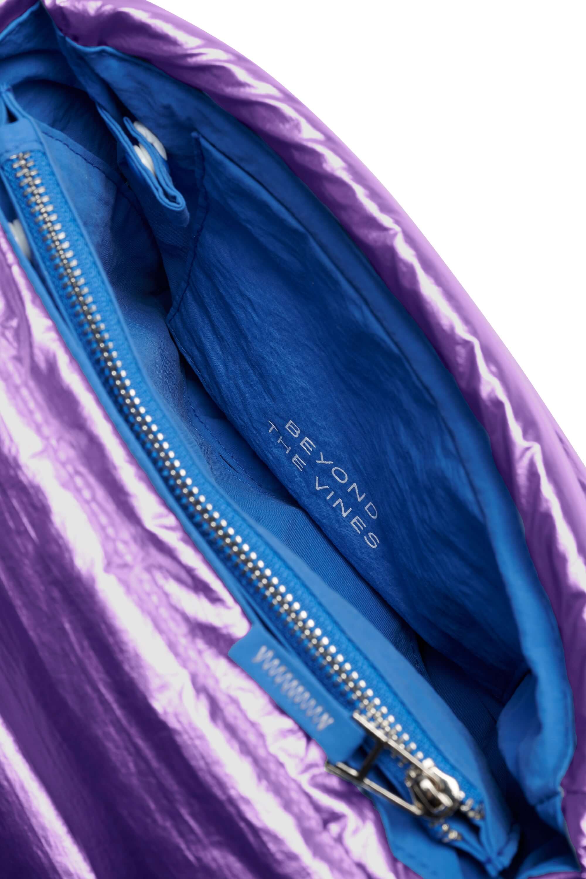 Metallic Poofy Bag | ビヨンド・ザ・ヴィネス – ビヨンド・ザ