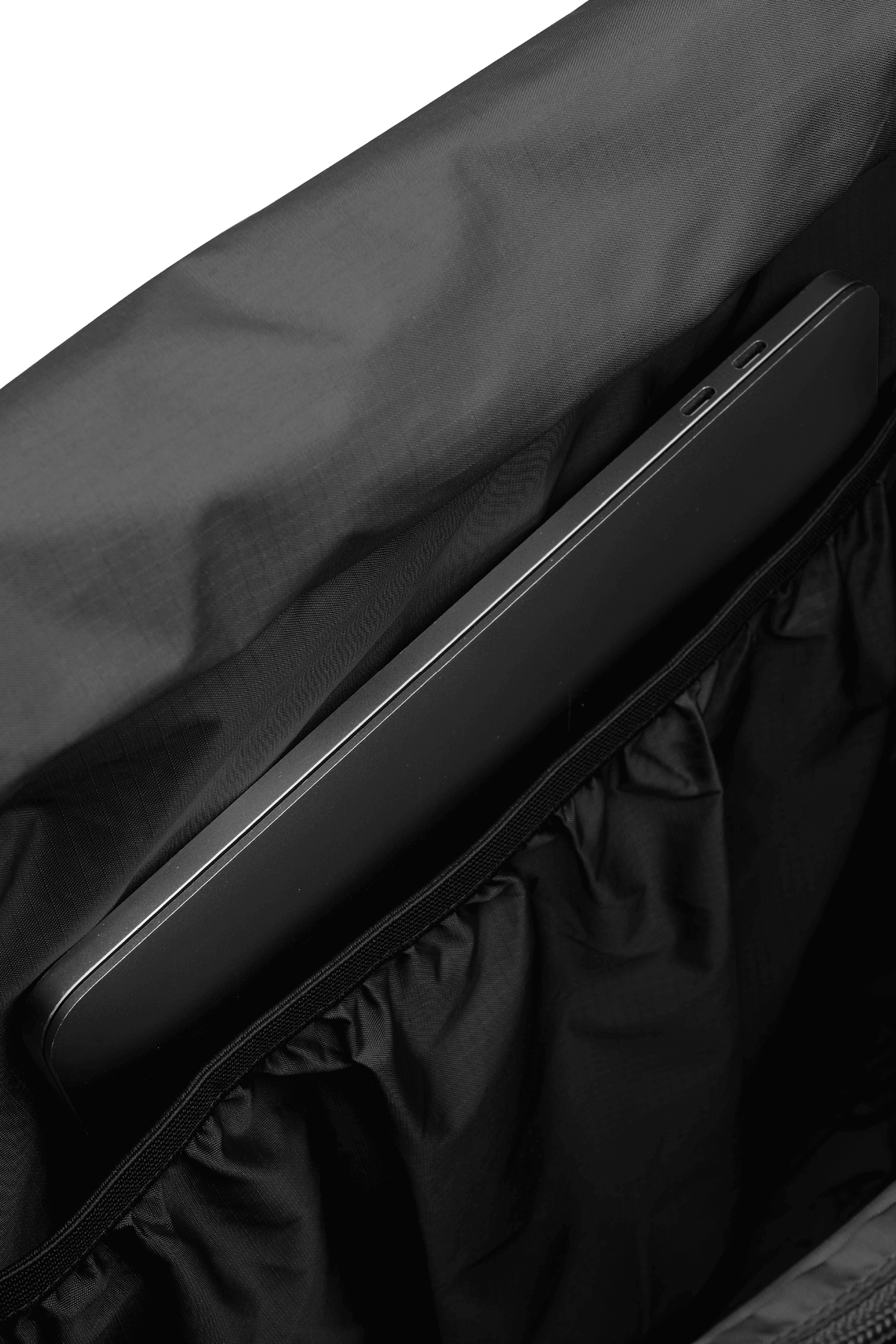 PARAPACK_01_BLACK07_16984866- 
