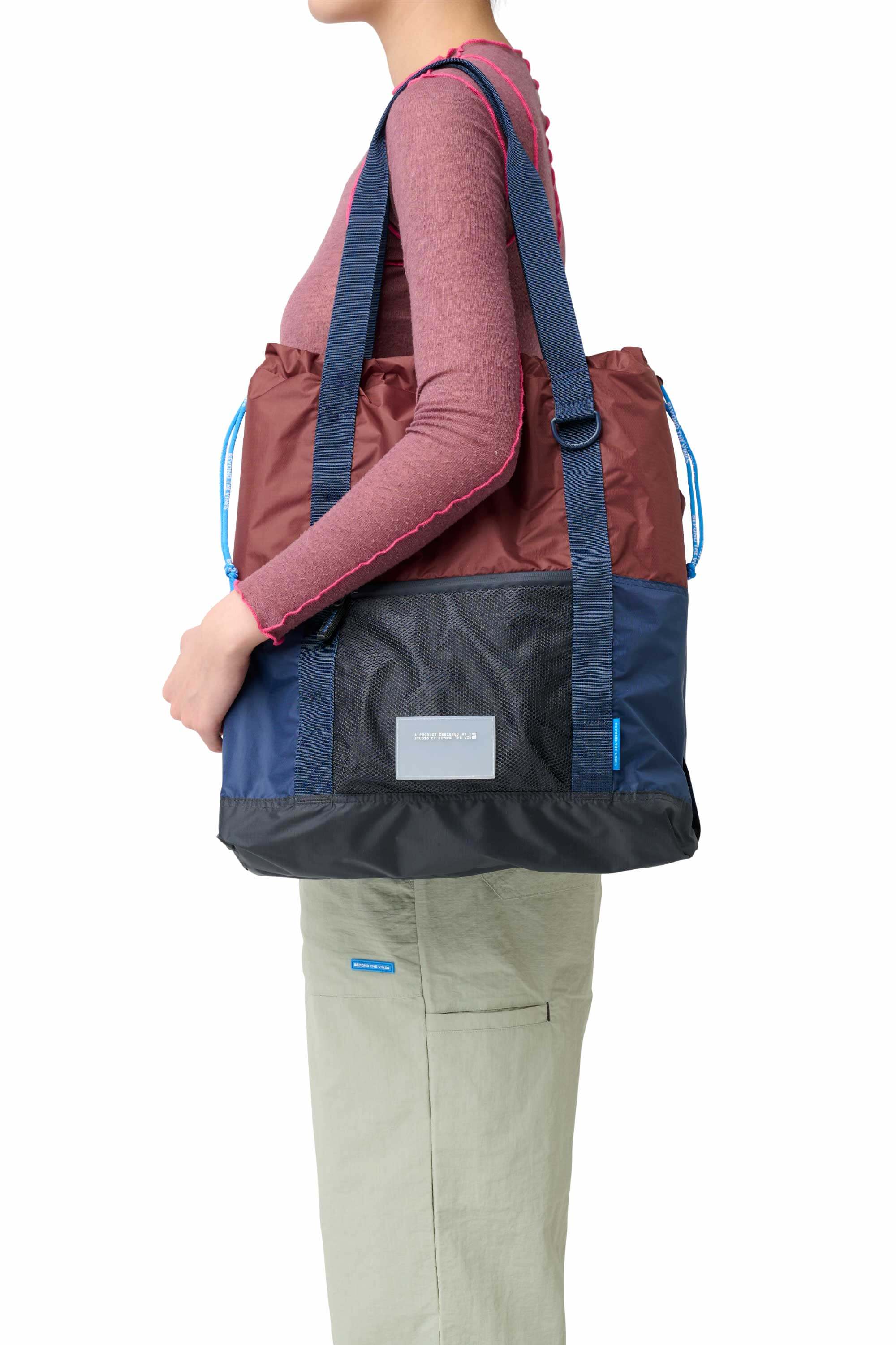 PARAPACK_LB_01_BROWN_COLOBLOCK