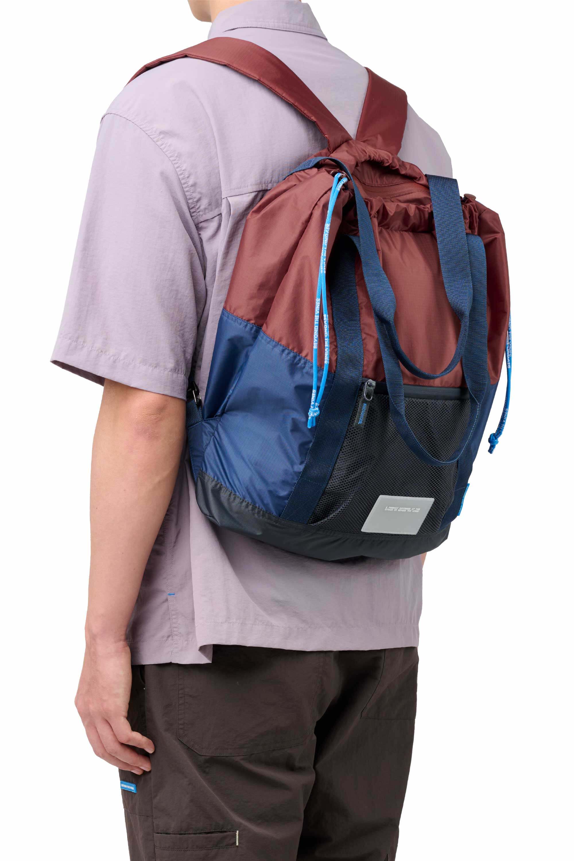 PARAPACK_LB_01_BROWN_COLOBLOCK