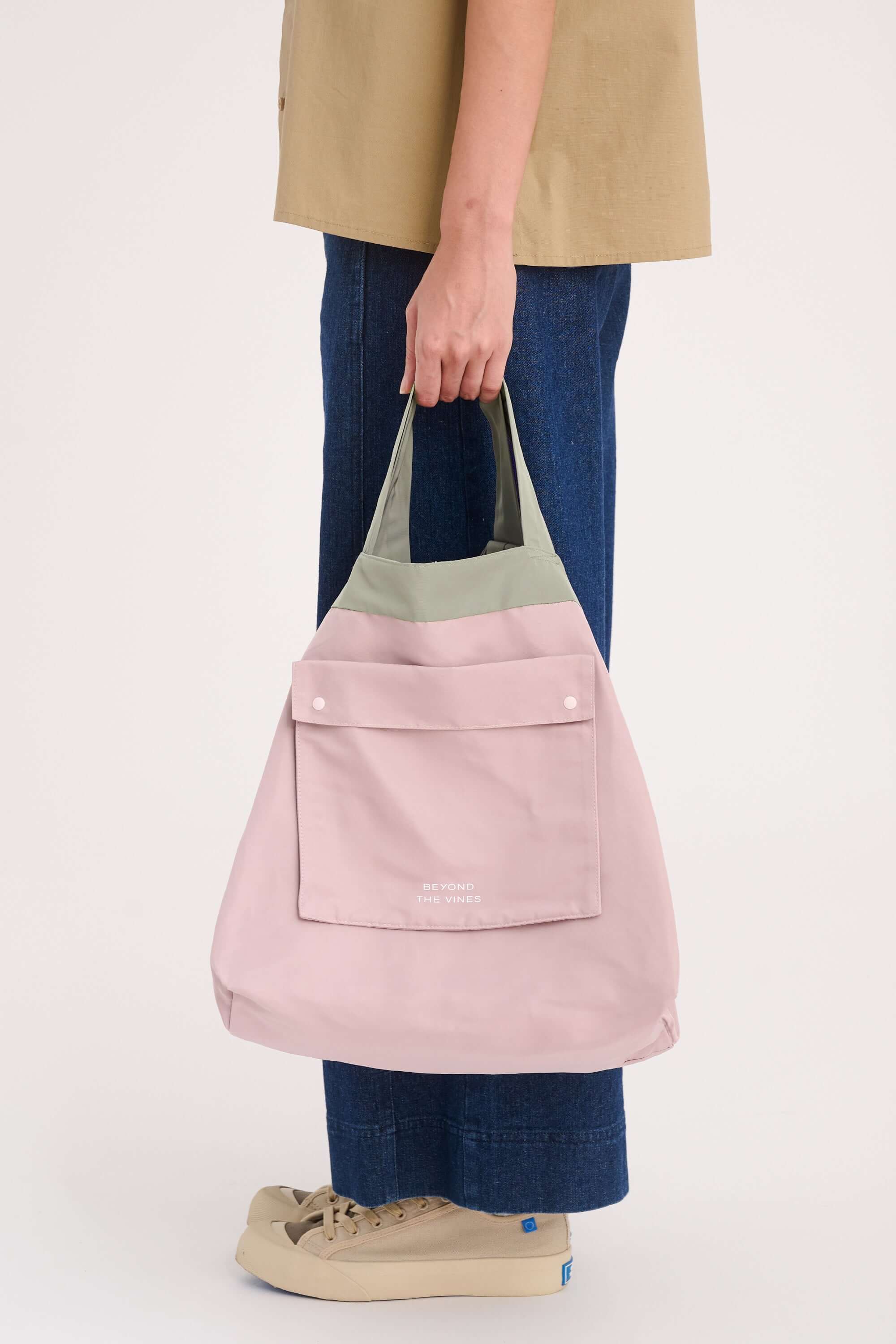 BEYOND THE VINES ホワイト ショルダーバッグ➕トートバッグ付 BEYOND THE VINES ホワイト ショルダーバッグ➕トートバッグ付